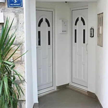Center דירה *